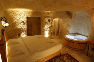 atax cave hotel