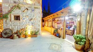 atax cave hotel