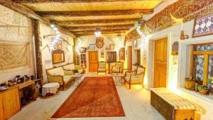 atax cave hotel