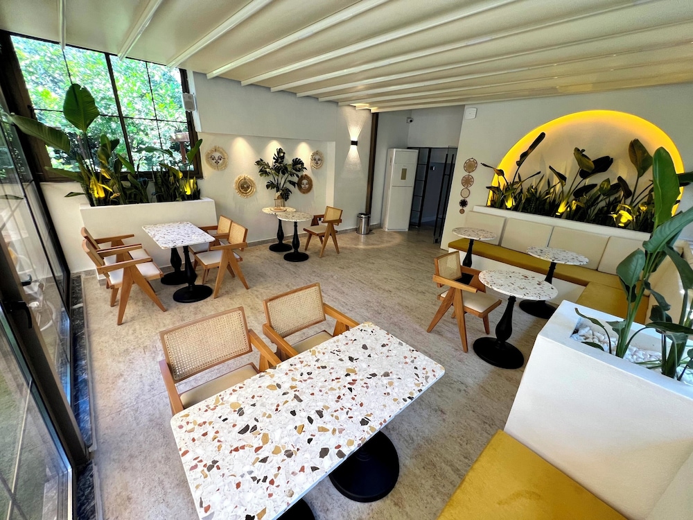 coastline boutique hotel