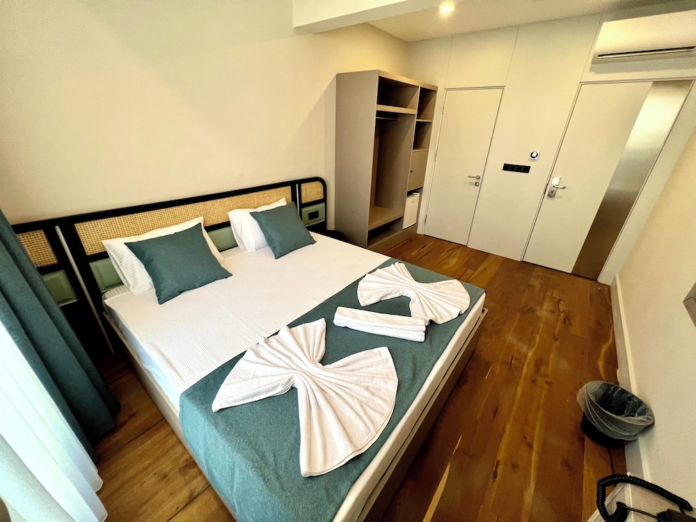 coastline boutique hotel