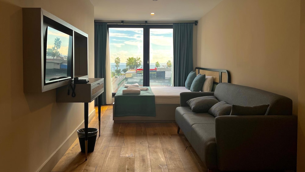 coastline boutique hotel