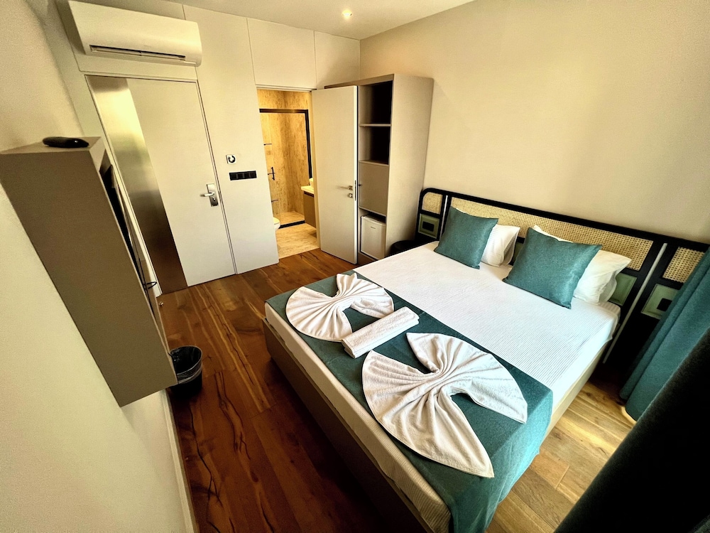 coastline boutique hotel