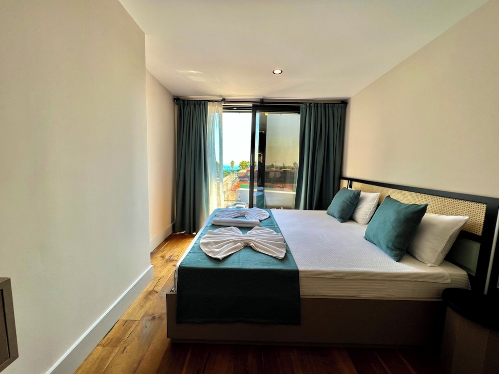 coastline boutique hotel