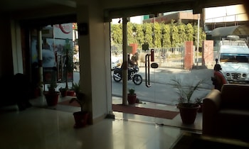 hotel ganesha inn ganga view