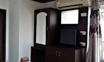 hotel ganesha inn ganga view