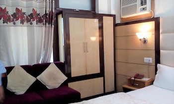 hotel ganesha inn ganga view