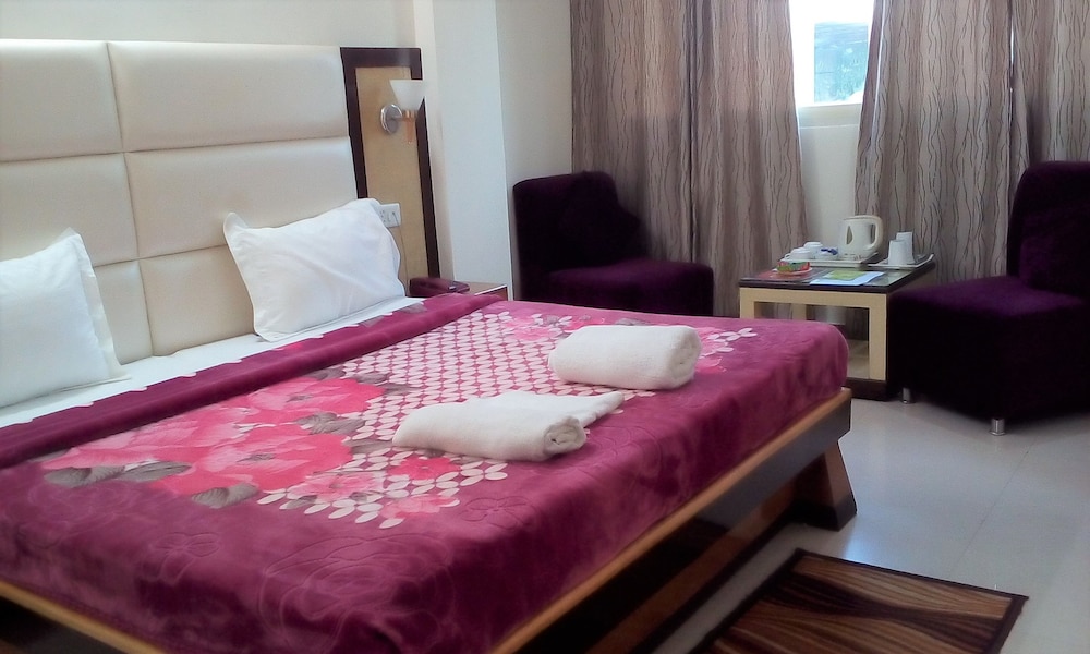 hotel ganesha inn ganga view