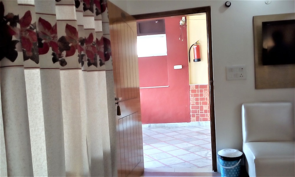 hotel ganesha inn ganga view