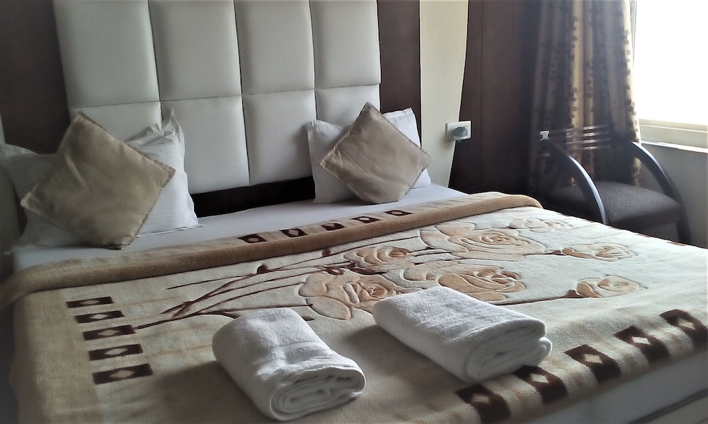 hotel ganesha inn ganga view