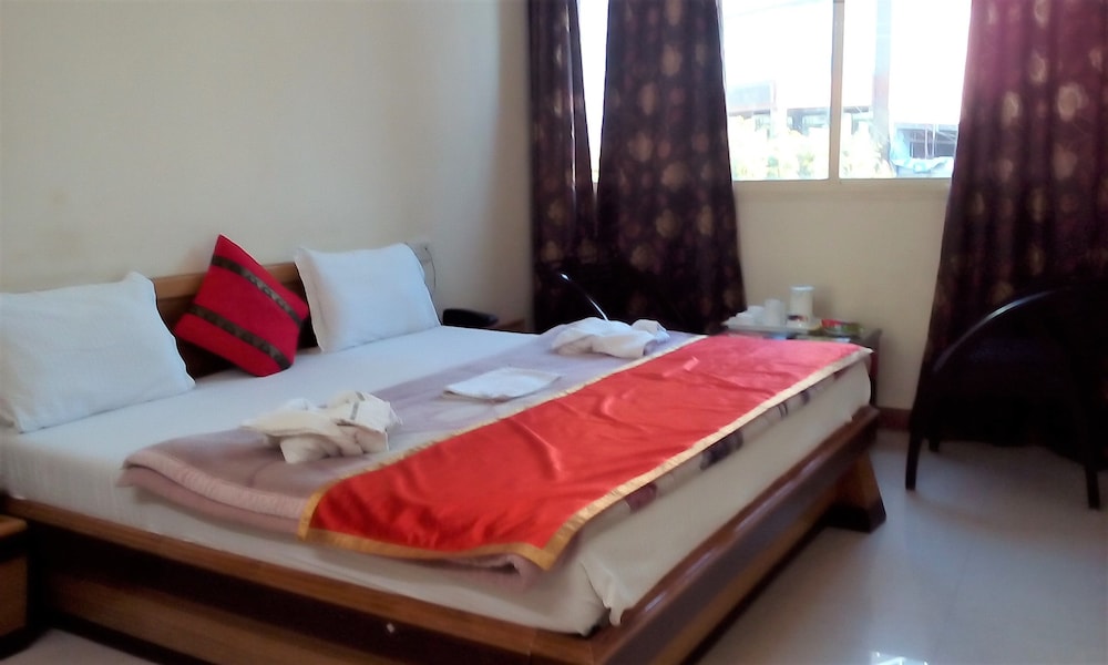 hotel ganesha inn ganga view