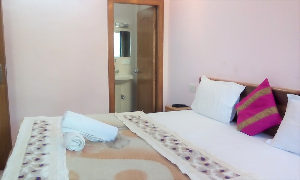 hotel ganesha inn ganga view