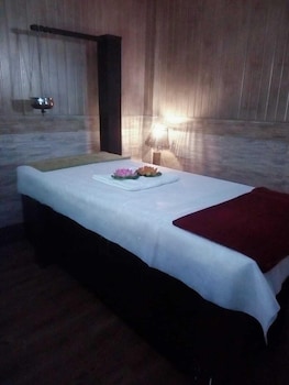 hotel ganesha inn ganga view