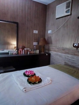 hotel ganesha inn ganga view