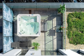 onyx luxury budapest