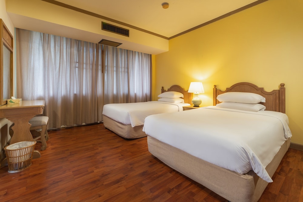 regent chalet regent beach cha am