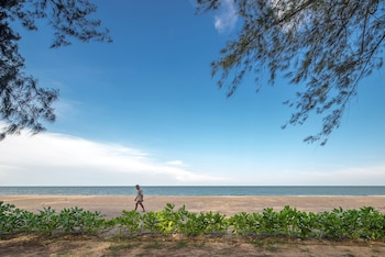 regent chalet regent beach cha am