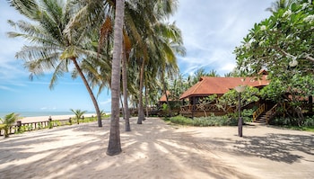 regent chalet regent beach cha am