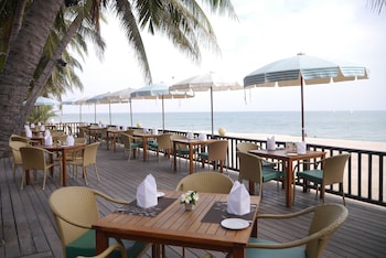 regent chalet regent beach cha am