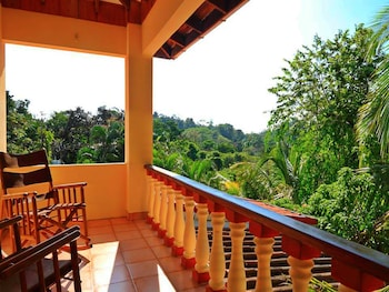 hotel las tres banderas