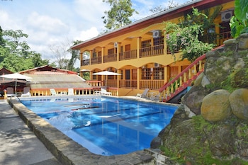 hotel las tres banderas