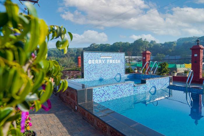 berry fresh stays mahabaleshwar with pool