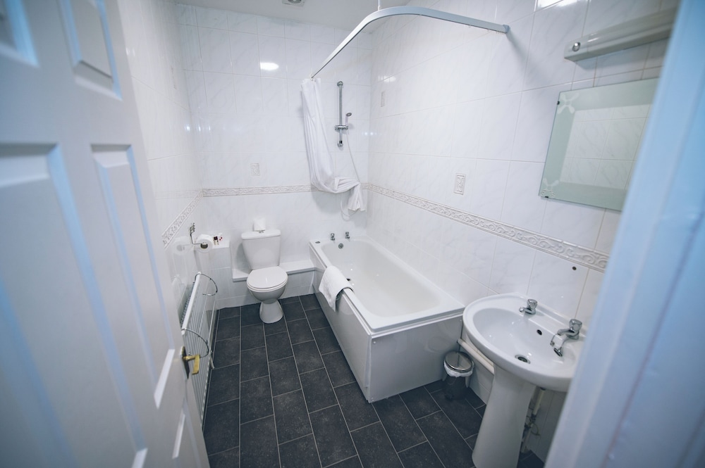 cwrt bleddyn hotel and spa