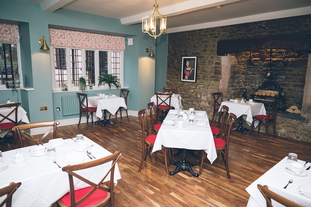 cwrt bleddyn hotel and spa