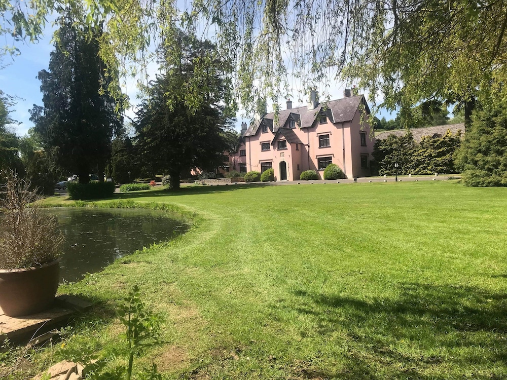 cwrt bleddyn hotel and spa