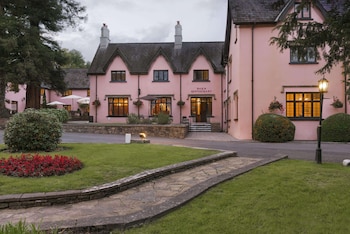 cwrt bleddyn hotel and spa