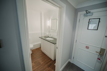 cwrt bleddyn hotel and spa