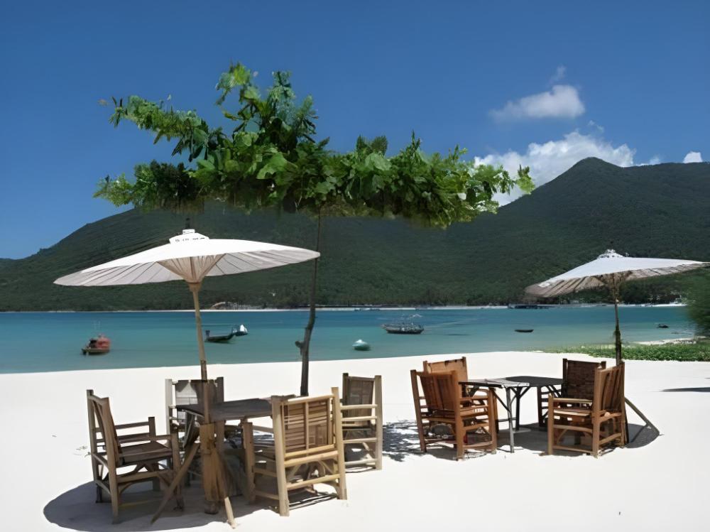 malibu beach bungalows