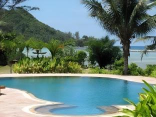 malibu beach bungalows