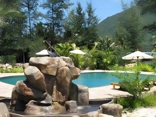 malibu beach bungalows