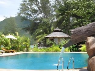 malibu beach bungalows