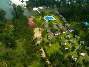 malibu beach bungalows