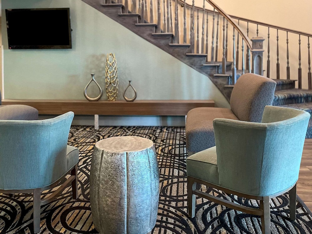clarion pointe atlanta airport college park