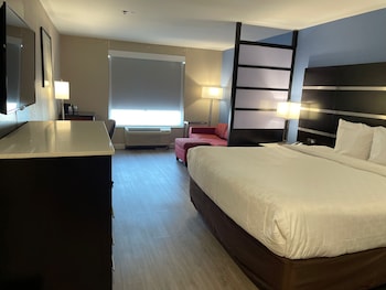 clarion pointe atlanta airport college park