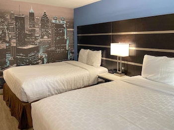 clarion pointe atlanta airport college park