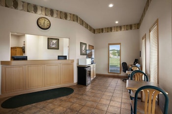 Super 8 By Wyndham Collinsville St. Louis,Collinsville>>Belleville,2 star