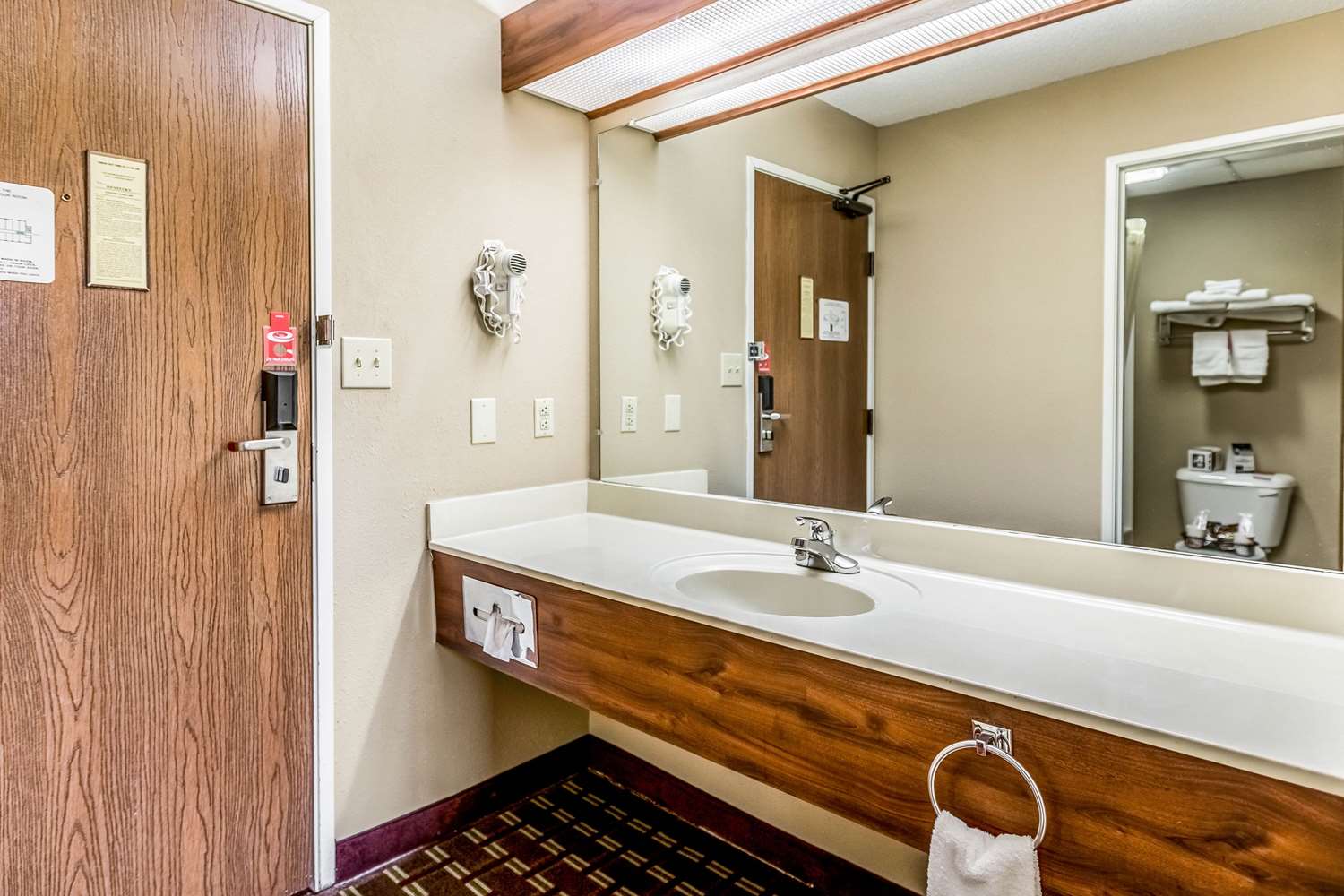 econo lodge shelbyville