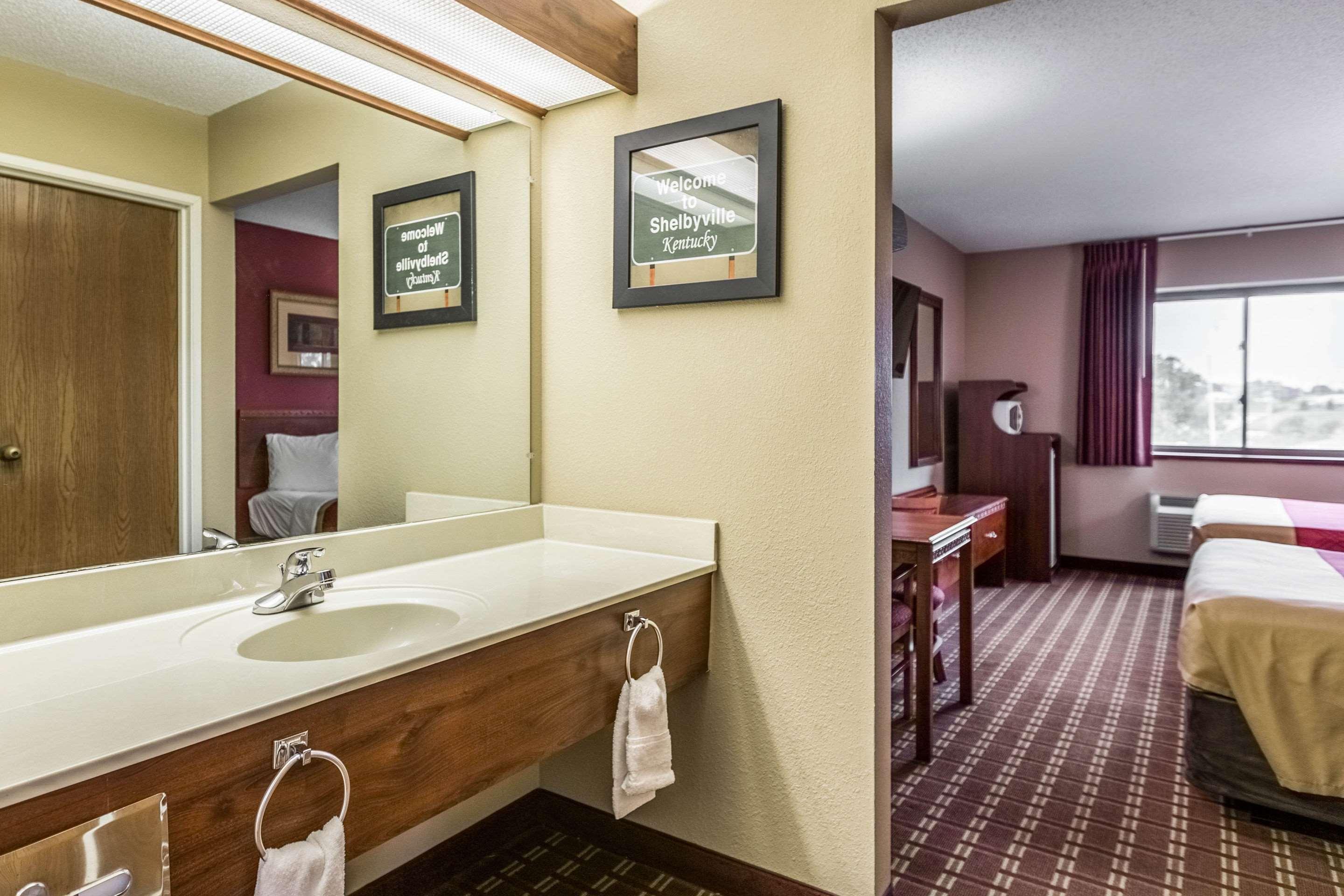 econo lodge shelbyville