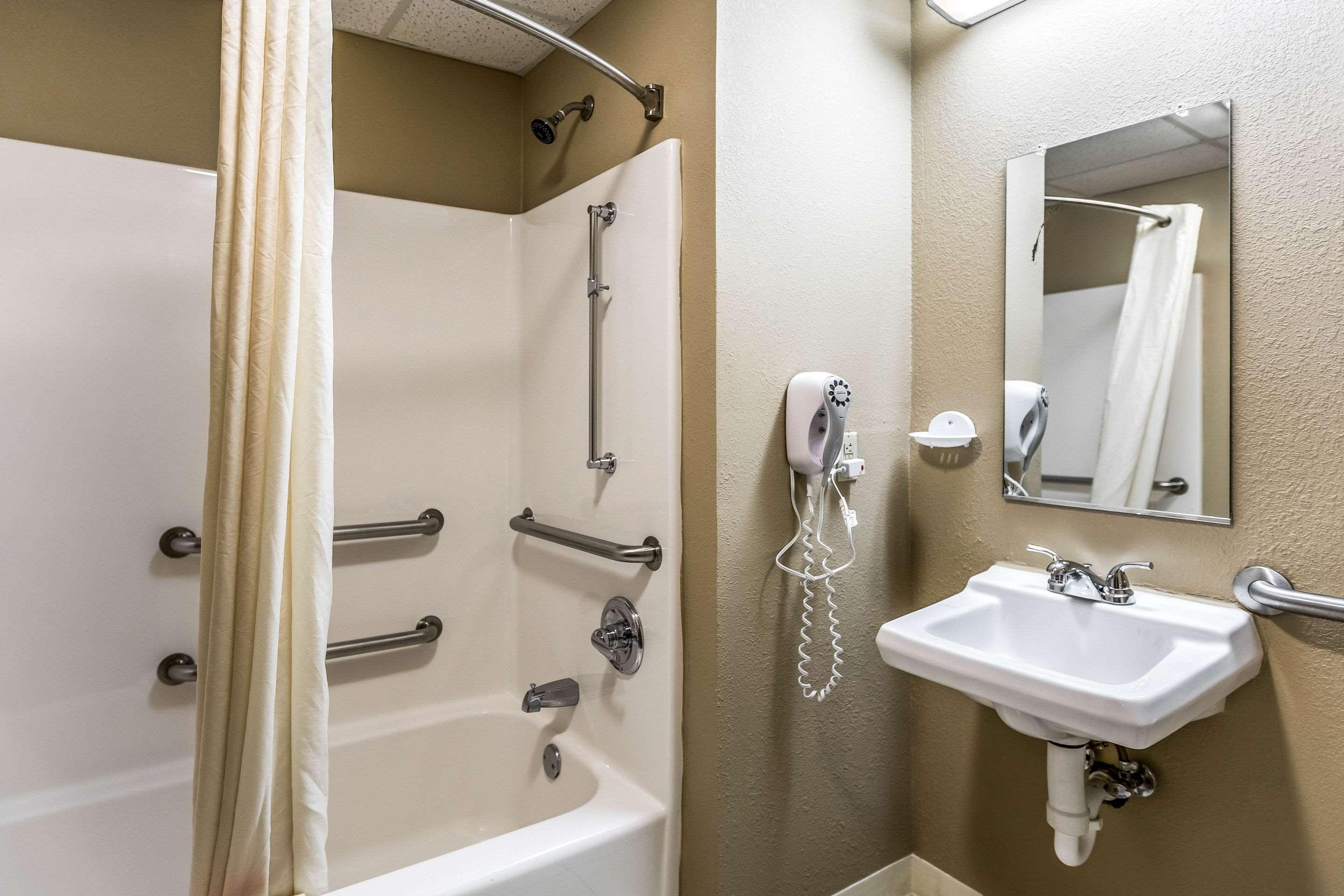 econo lodge shelbyville
