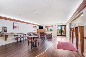 econo lodge shelbyville