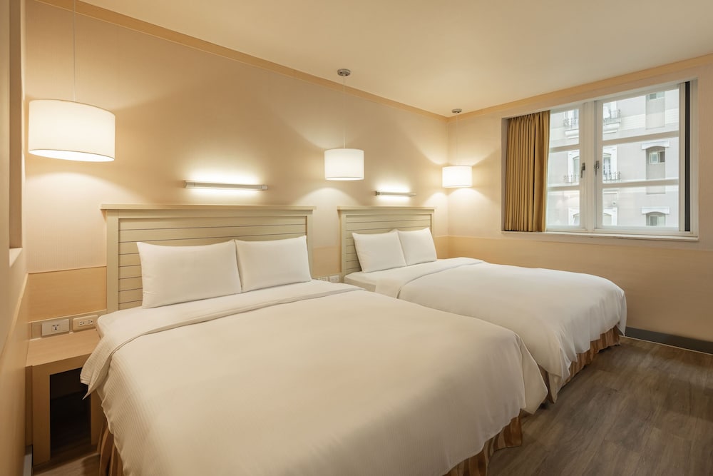 kindness hotel liouhe night market zhongzhen