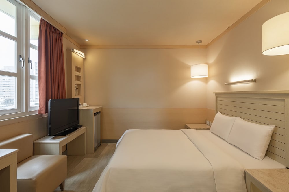 kindness hotel liouhe night market zhongzhen