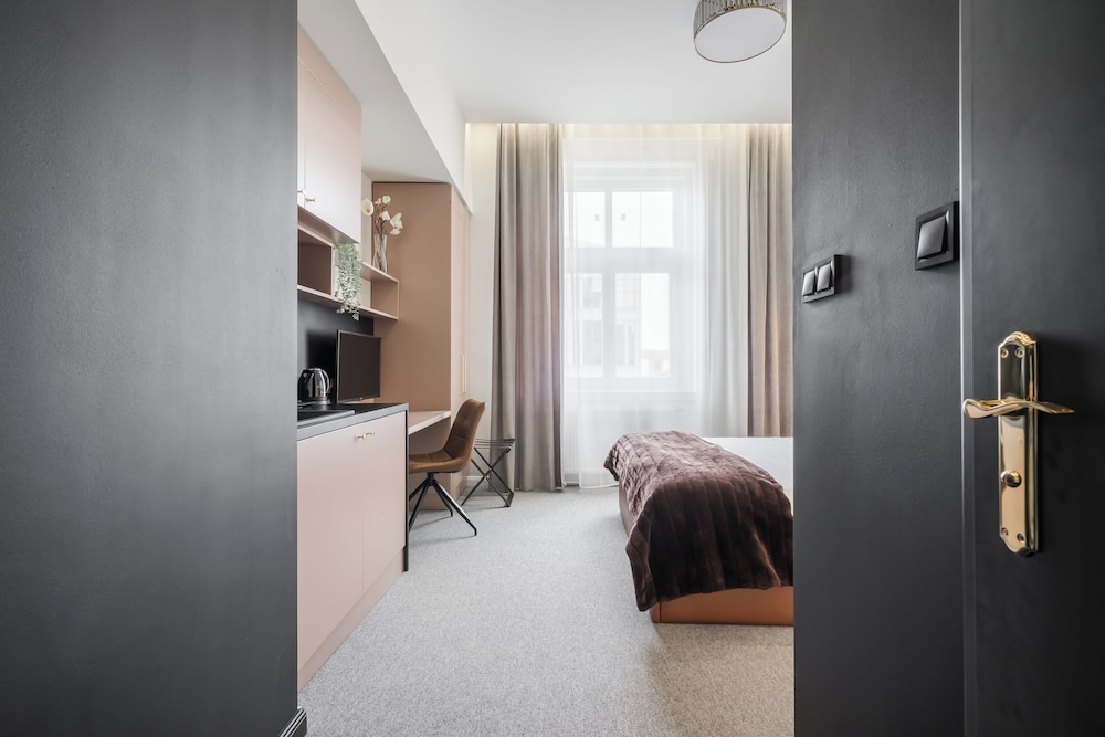 astoria boutique suites by bqa