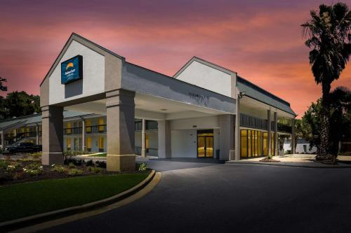 suburban studios hinesville oglethorpe