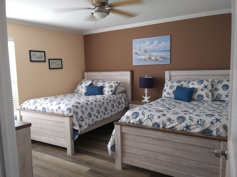 executive keys condominiums on the beach