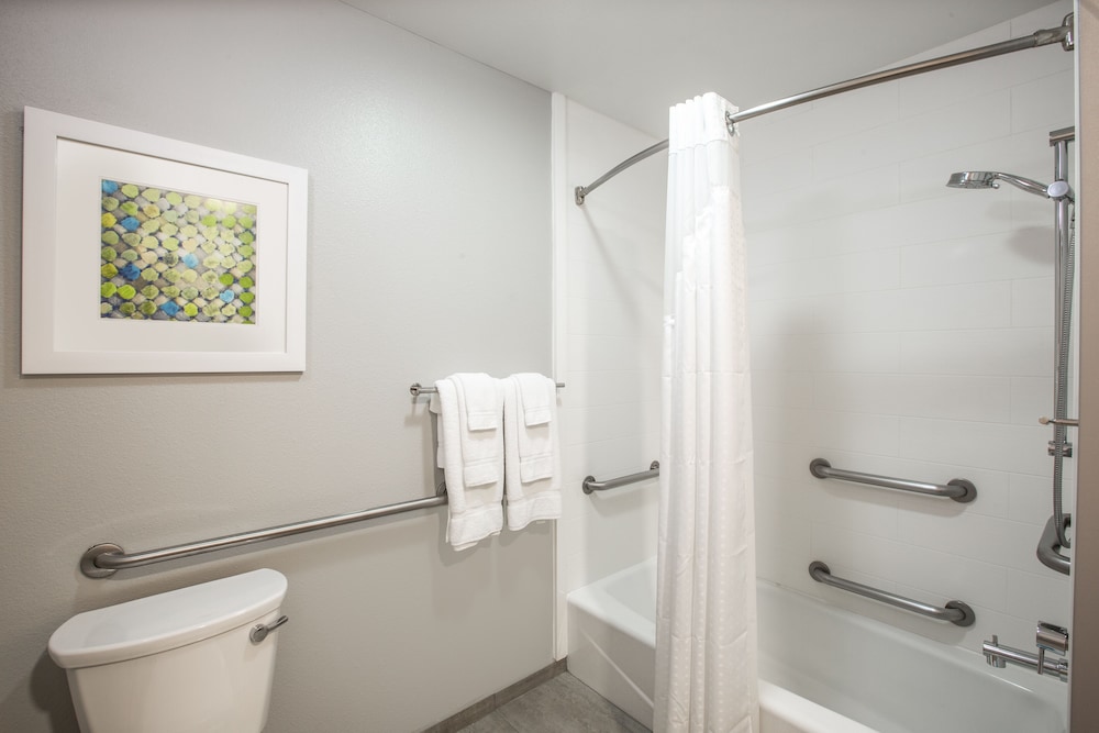 holiday inn express hotel and suites columbus by ihg